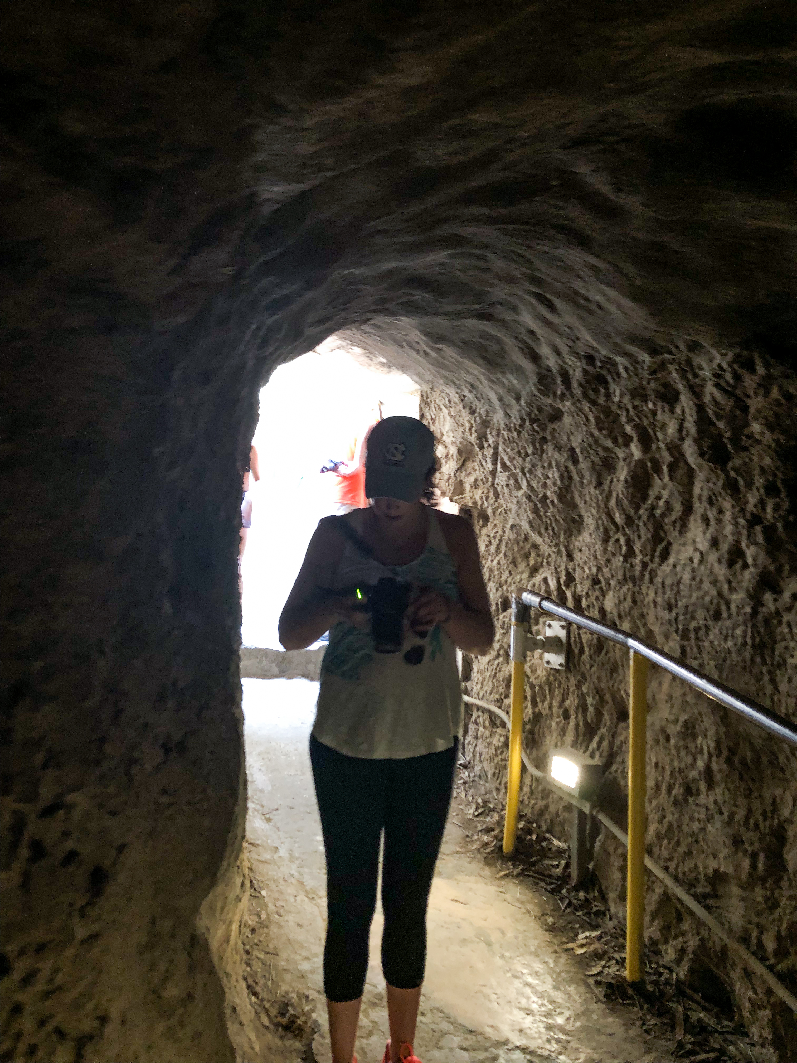 diamond head hike tunnel