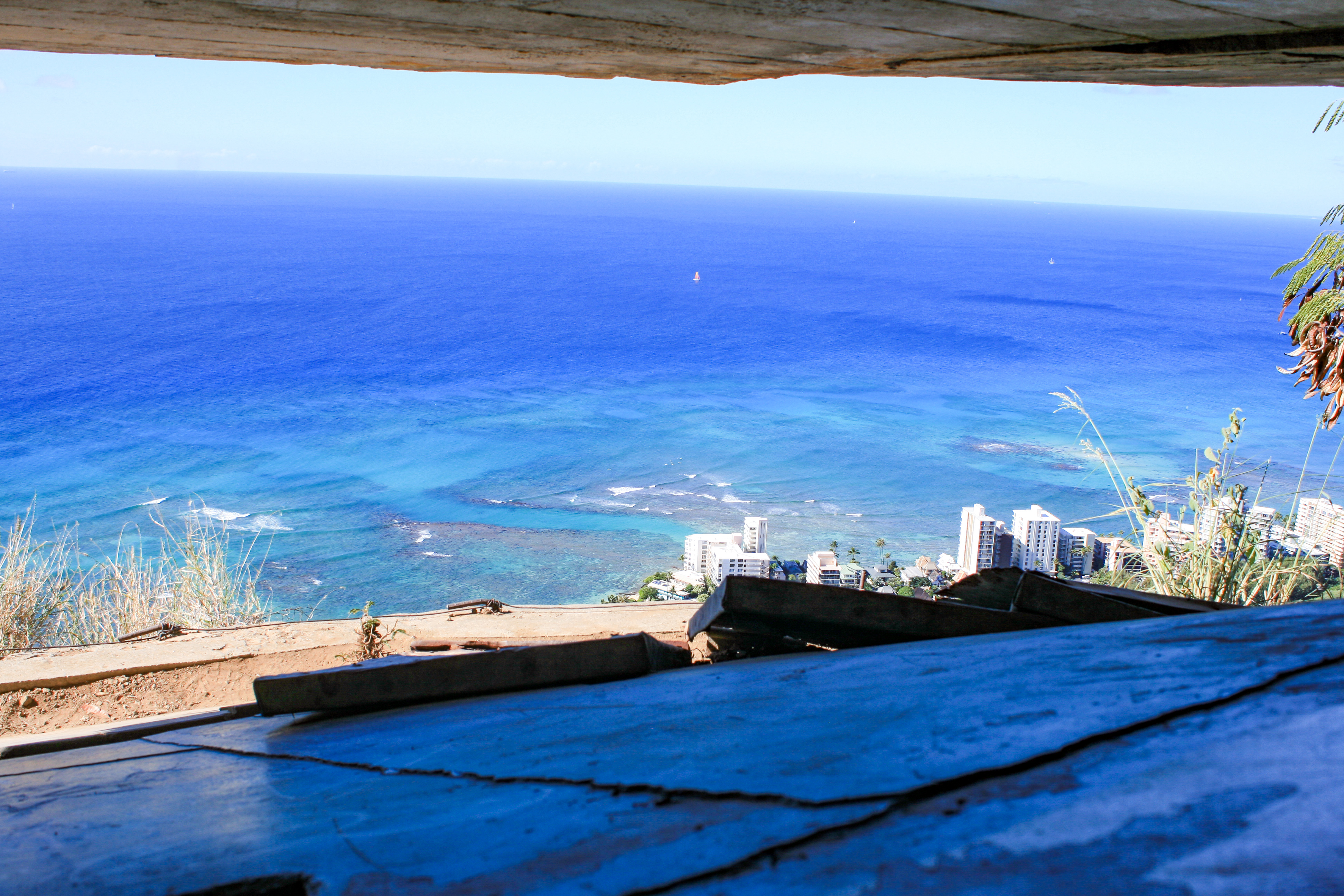 view from the pillbox at the top of diamond head